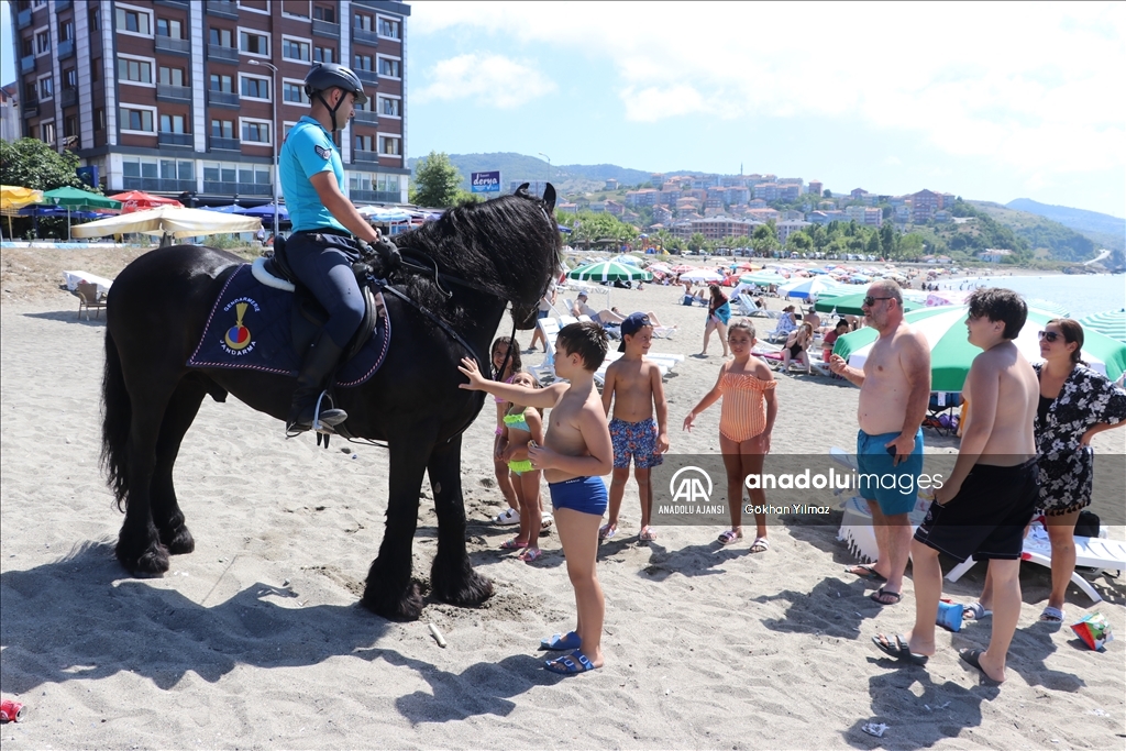 Zonguldak'ta sahiller atlı jandarma timine emanet