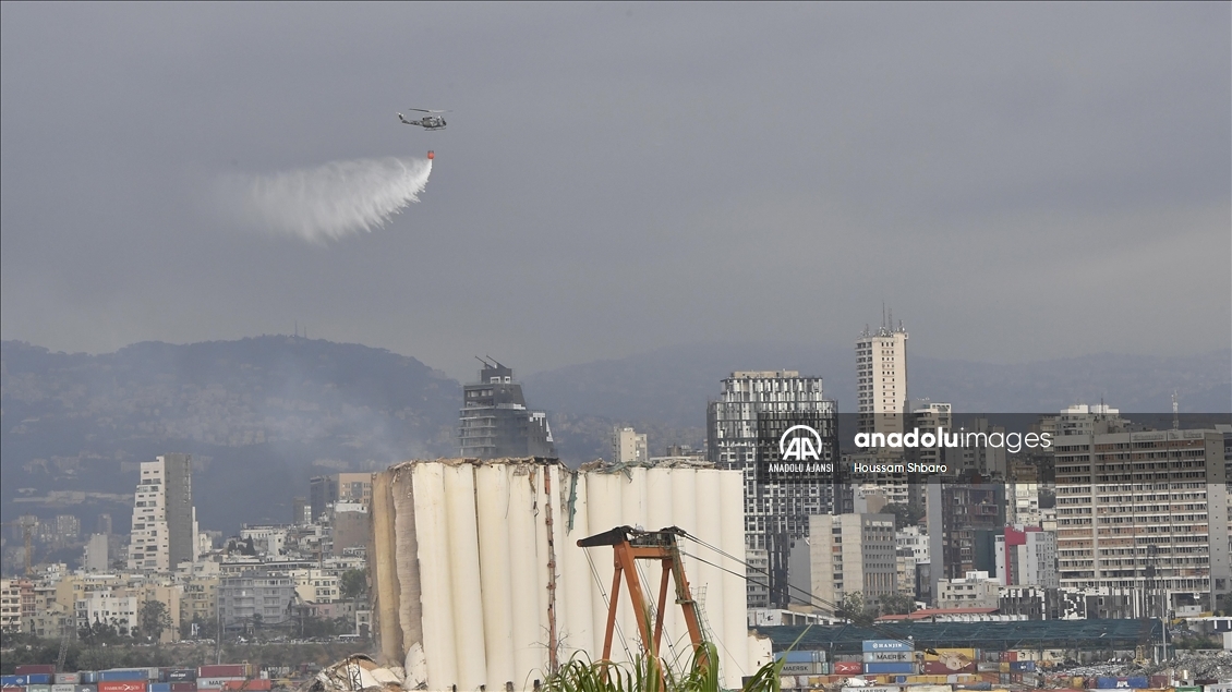 Lübnan'da 2 yıl önceki büyük patlamanın sembolü olan buğday silosu kısmen yıkıldı