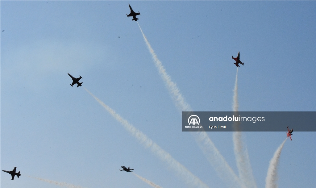 Türk Yıldızları, Ordu semalarında gösteri uçuşu yaptı
