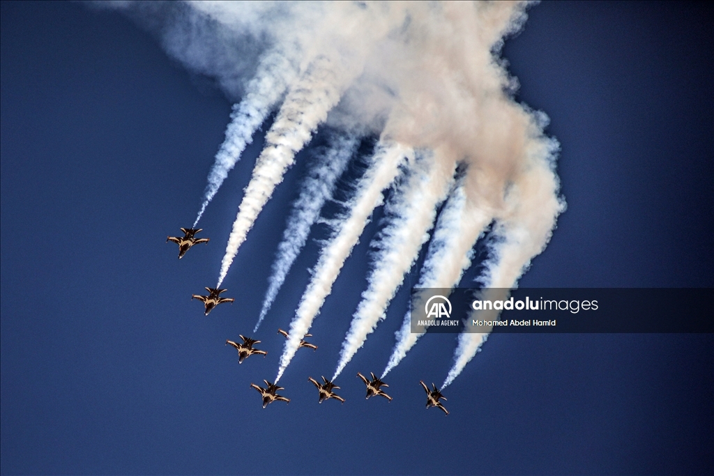 Aksi aerobatik Angkatan Udara Mesir dan Korea Selatan