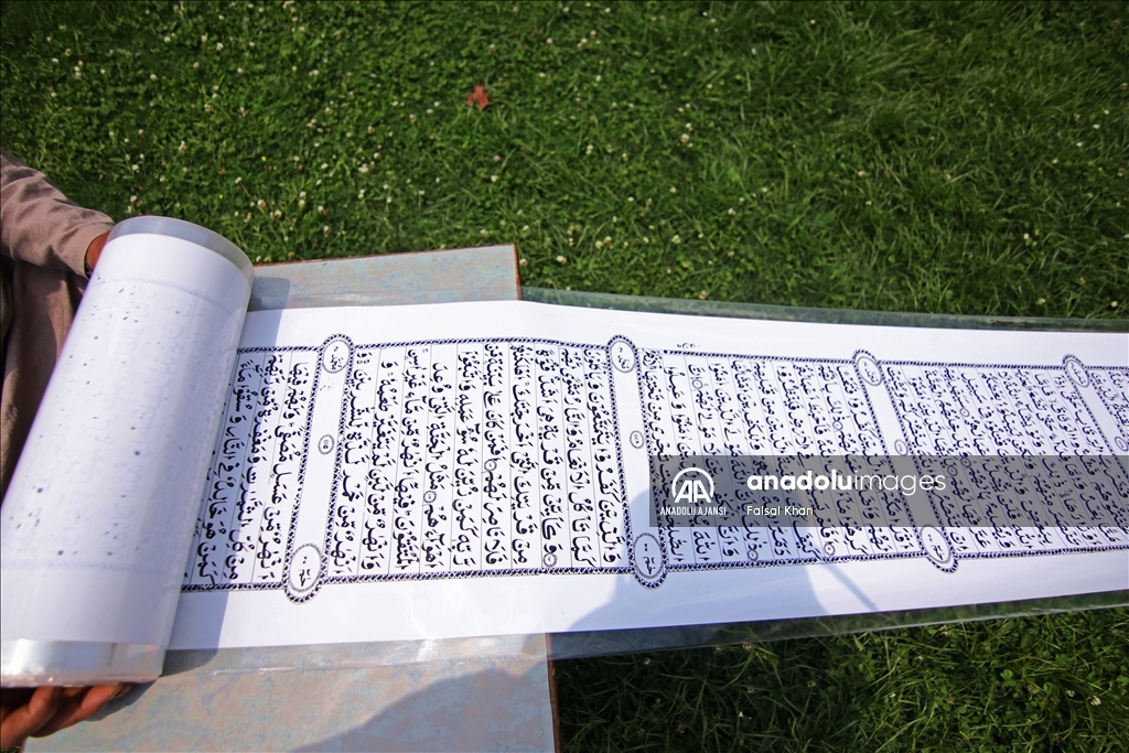 Keşmirli hattat 500 metrelik parşömen üzerine Kur'an-ı Kerim'i elle yazdı