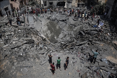 المقاتلات الإسرائيلية تُدمّر منزلا بشكل كامل بغزة