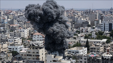 L'armée israélienne a continué à mener des frappes aériennes contre la Bande de Gaza, dans le cadre d'une opération militaire qu'elle a entamée vendredi après-midi