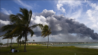 Küba'da limandaki ham petrol depolama tesislerindeki patlamalarda 121 kişi yaralandı  