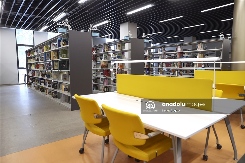 İstanbul Medeniyet Üniversitesi 3 bin kişilik modern kütüphanesine kavuşuyor