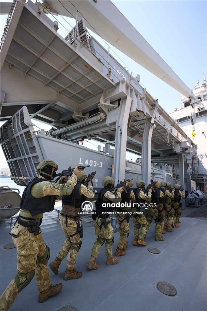 "التماسيح".. فرقة بحرية تركية يأمنها الصديق ويخشاها العدو