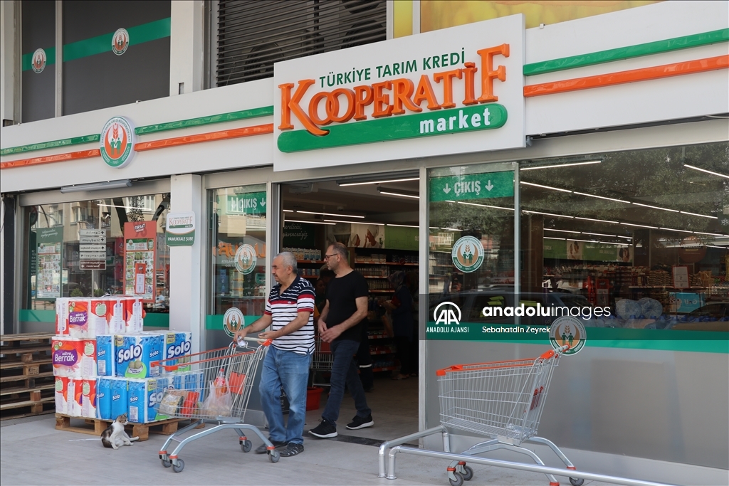İzmir ve Denizli'deki Tarım Kredi marketlerde indirim hareketliliği