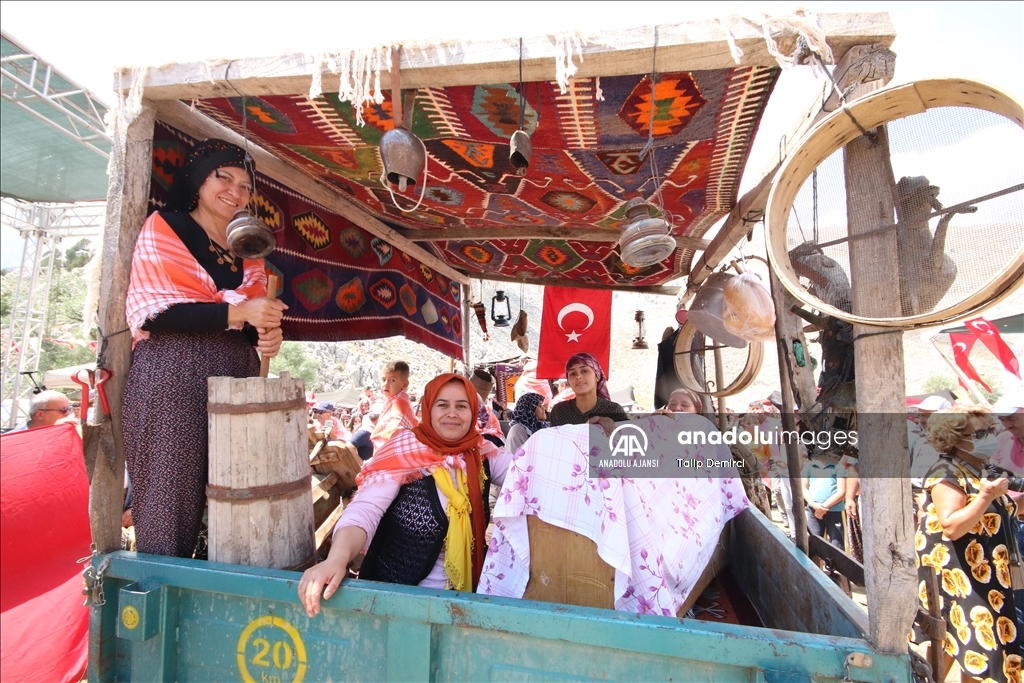 Kaş'ta Gömbe Yörük Şenliği düzenlendi