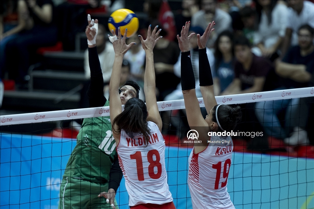 پیروزی تیم والیبال زنان ترکیه در مقابل ایران