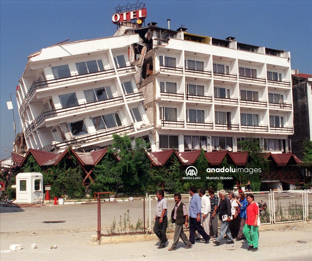 Marmara Depremi'nin üzerinden 23 yıl geçti