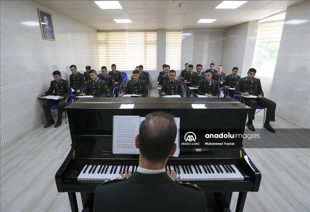 Bando Astsubay Meslek Yüksekokulu, 191 yıldır milli duygulara müziğiyle tercüman oluyor