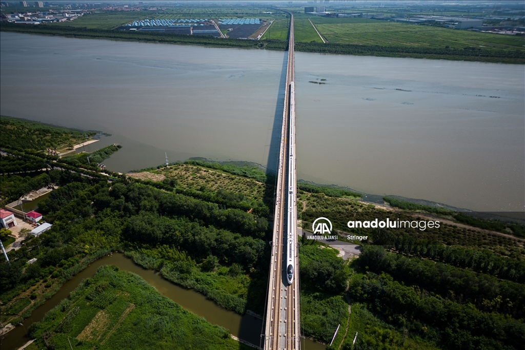 Çin'deki Tianjin Büyük Köprüsü