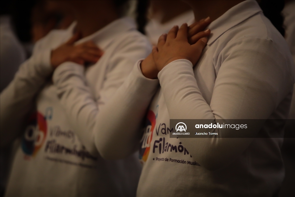 Bogota'da barış anlaşması taraflarının çocuklarından koro oluşturuldu