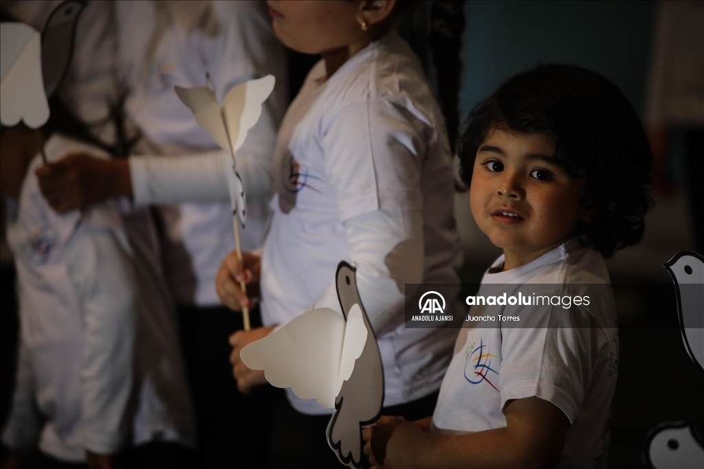 Bogota'da barış anlaşması taraflarının çocuklarından koro oluşturuldu
