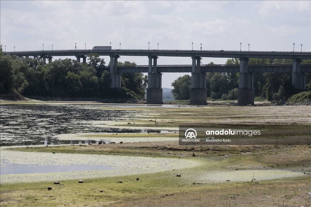 Romanya'daki Tuna Nehri'nde kuraklık nedeniyle su seviyesi düştü
