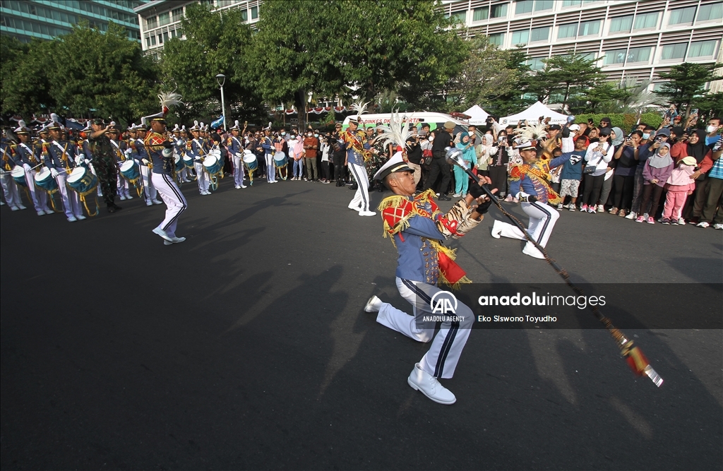 Parade drum band Taruna TNI