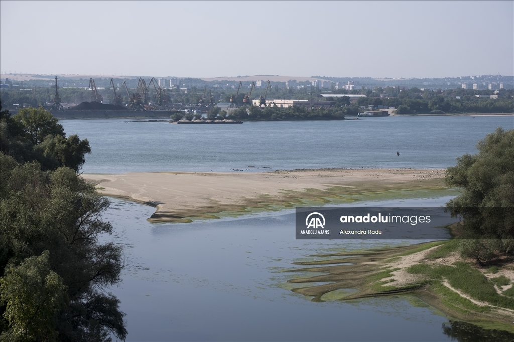 Romanya'daki Tuna Nehri'nde kuraklık nedeniyle su seviyesi düştü