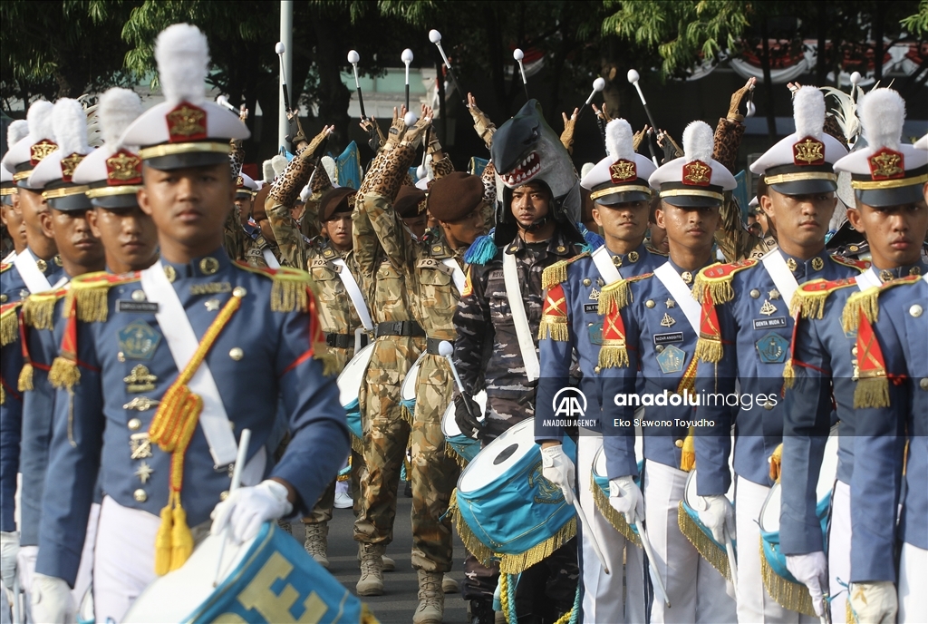 Parade drum band Taruna TNI