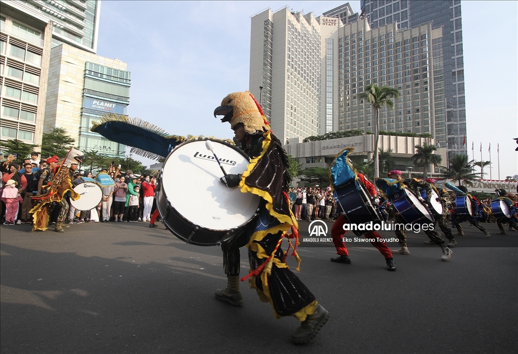 Parade drum band Taruna TNI