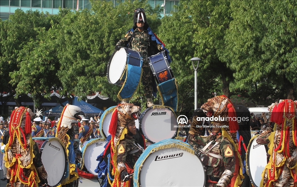 Parade drum band Taruna TNI