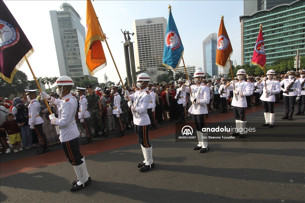 Parade drum band Taruna TNI