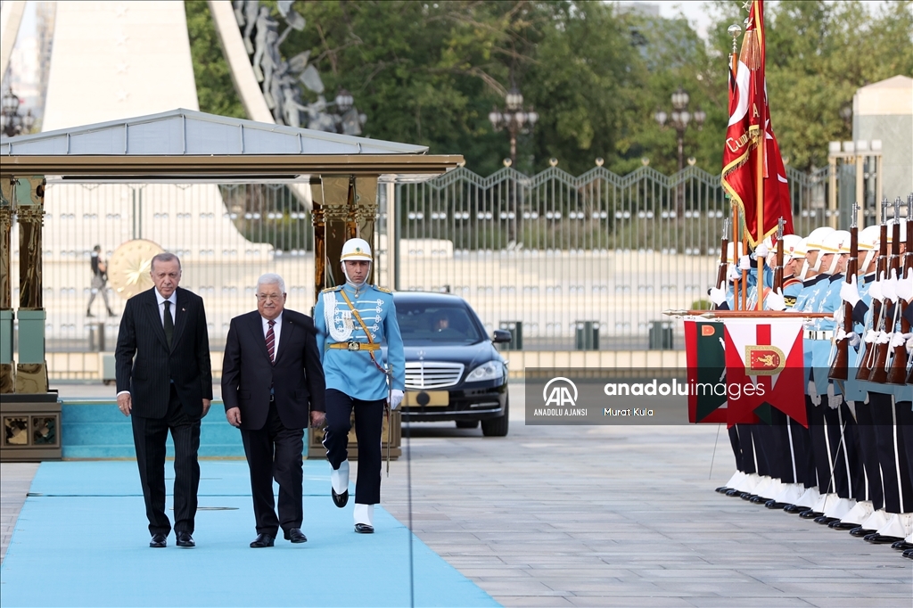 Cumhurbaşkanı Erdoğan, Filistin Devlet Başkanı Abbas'ı resmi törenle karşıladı