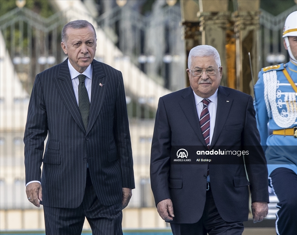 Cumhurbaşkanı Erdoğan, Filistin Devlet Başkanı Mahmud Abbas'ı resmi törenle karşıladı