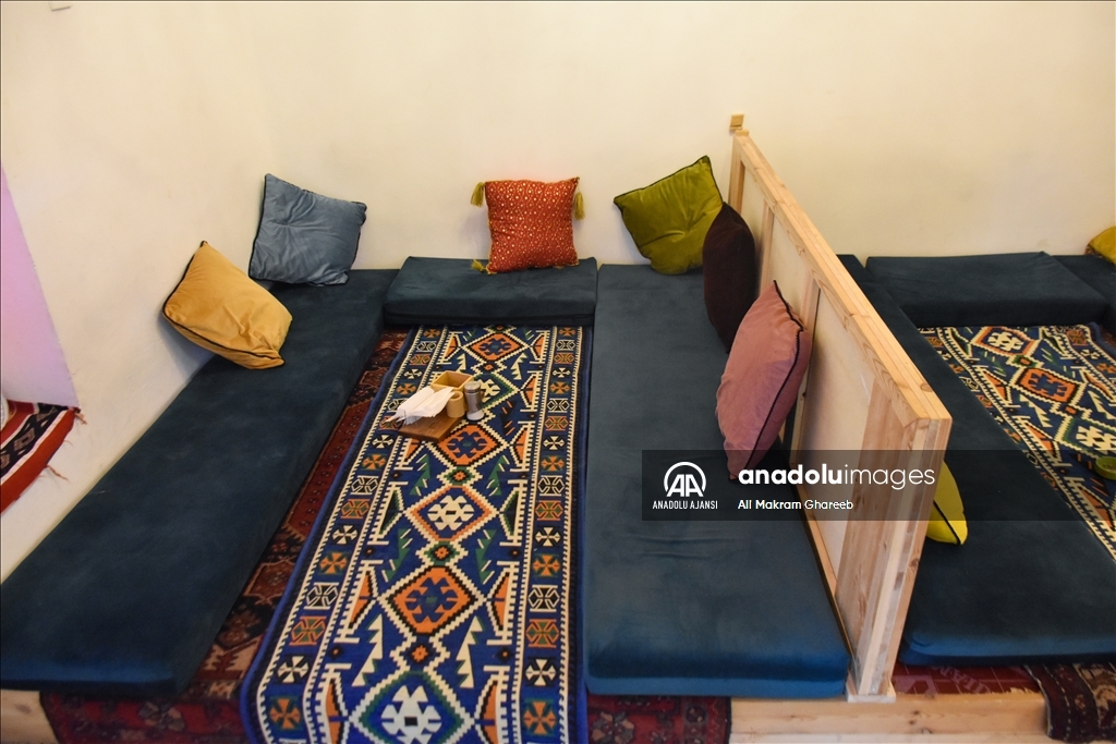 Kerkük'te iki bayan şef, açtıkları nostaljik restoranda yöresel yemekleri konuklarına sunuyor