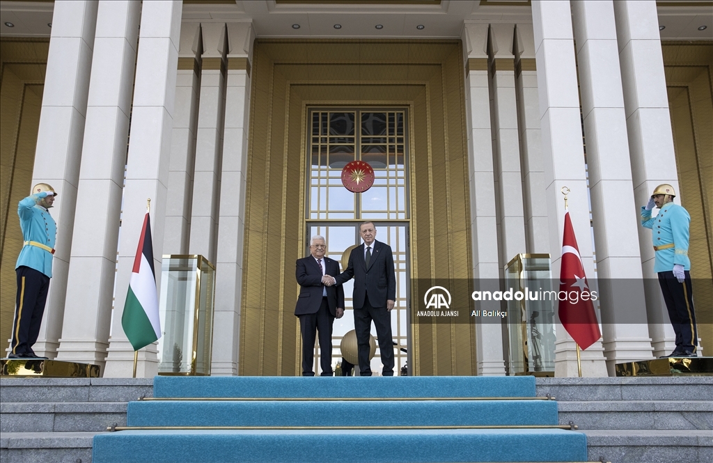 Cumhurbaşkanı Erdoğan, Filistin Devlet Başkanı Mahmud Abbas'ı resmi törenle karşıladı