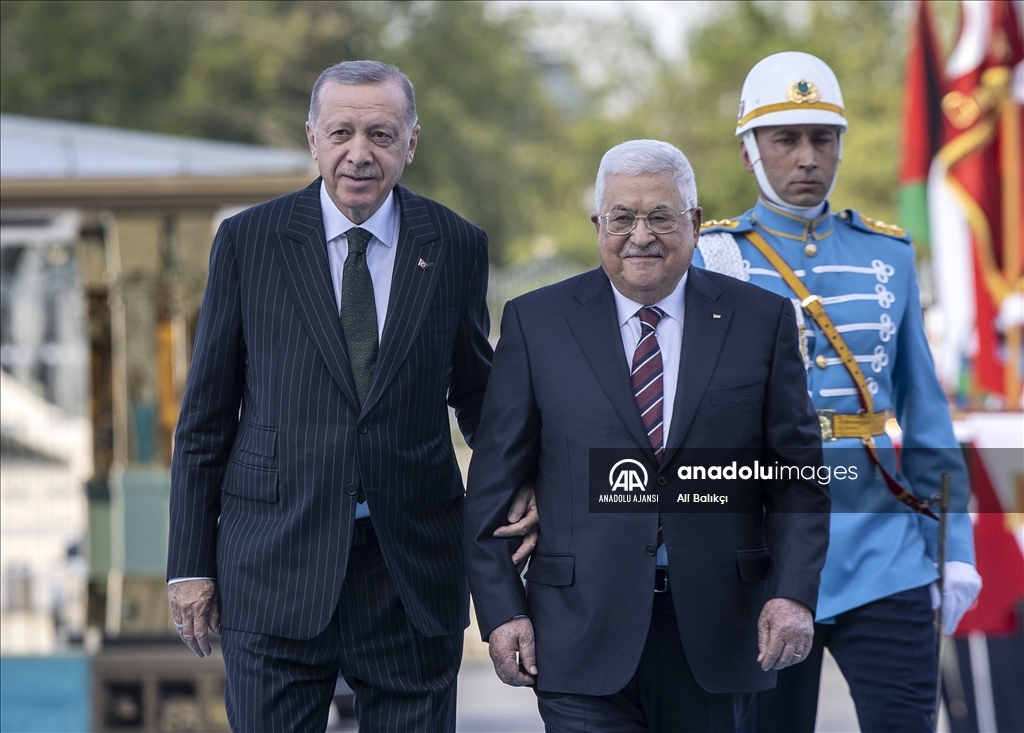 Cumhurbaşkanı Erdoğan, Filistin Devlet Başkanı Mahmud Abbas'ı resmi törenle karşıladı