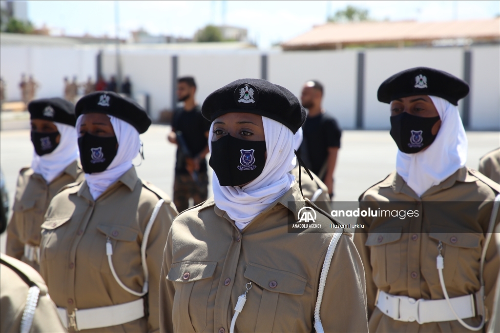 ليبيا.. تخريج أول دفعة شرطيات بجهاز مكافحة الهجرة غير النظامية