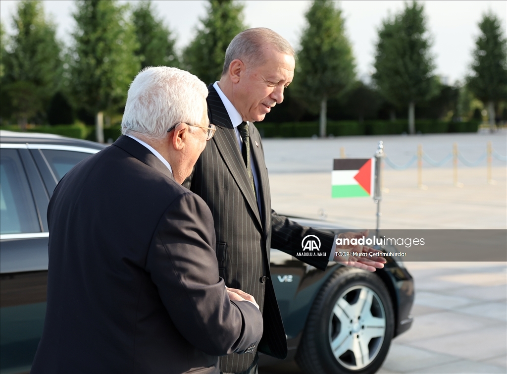 Cumhurbaşkanı Erdoğan, Filistin Devlet Başkanı Abbas'ı resmi törenle karşıladı