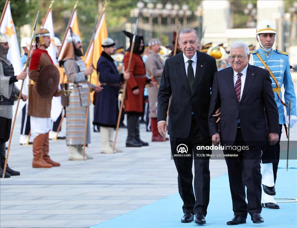 Cumhurbaşkanı Erdoğan, Filistin Devlet Başkanı Abbas'ı resmi törenle karşıladı