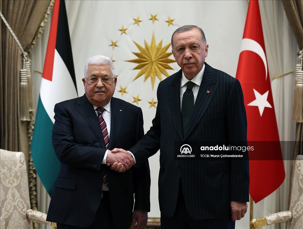 Cumhurbaşkanı Erdoğan, Filistin Devlet Başkanı Abbas'ı resmi törenle karşıladı