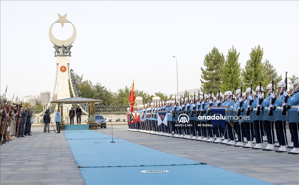 Cumhurbaşkanı Erdoğan, Filistin Devlet Başkanı Mahmud Abbas'ı resmi törenle karşıladı