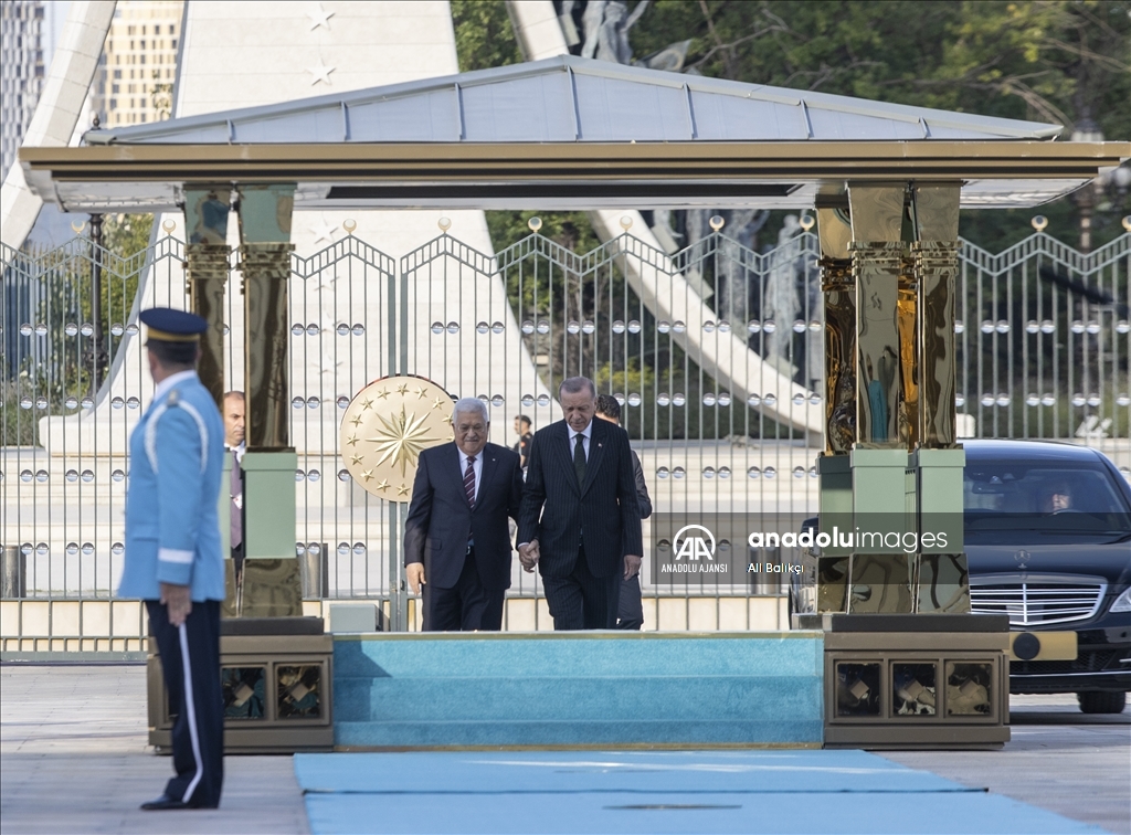 Cumhurbaşkanı Erdoğan, Filistin Devlet Başkanı Mahmud Abbas'ı resmi törenle karşıladı