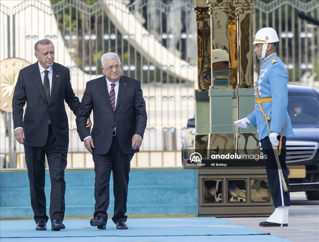 Cumhurbaşkanı Erdoğan, Filistin Devlet Başkanı Mahmud Abbas'ı resmi törenle karşıladı