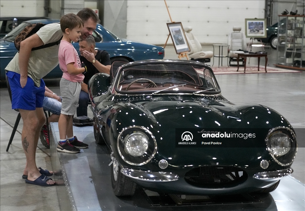 Moskova'da 32. eski model arabalar ve antika sergisi "Oldtimer Gallery 2022" düzenlendi