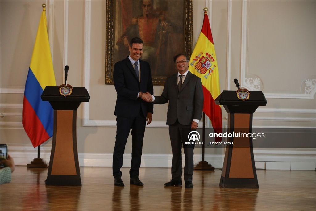 El presidente del Gobierno español, Pedro Sánchez, se reunió con Gustavo Petro en Bogotá