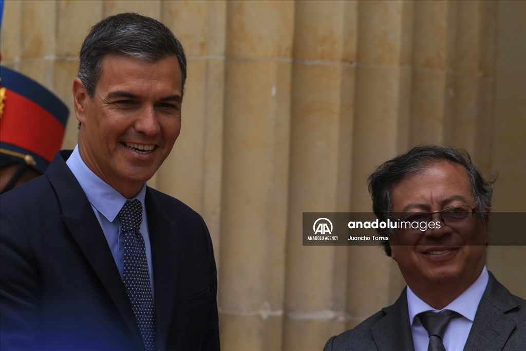 El presidente del Gobierno español, Pedro Sánchez, se reunió con Gustavo Petro en Bogotá