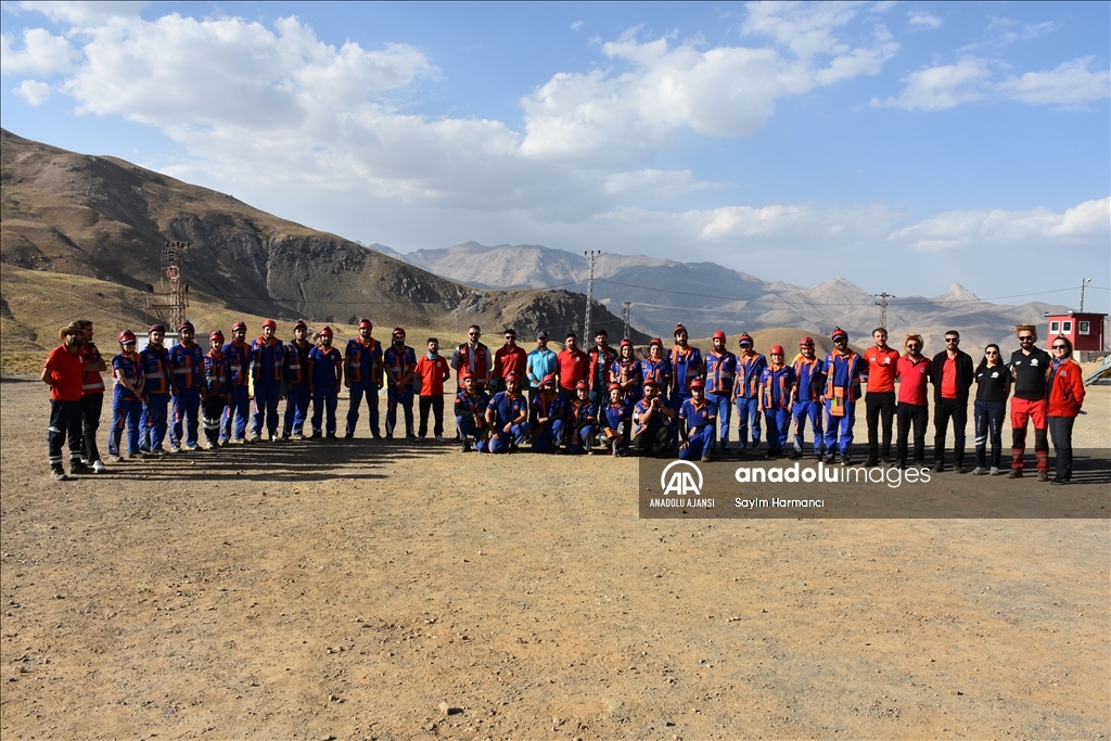 Hakkari'de UMKE gönüllüsü olmak isteyen sağlıkçılara 2 bin 800 rakımda zorlu eğitim