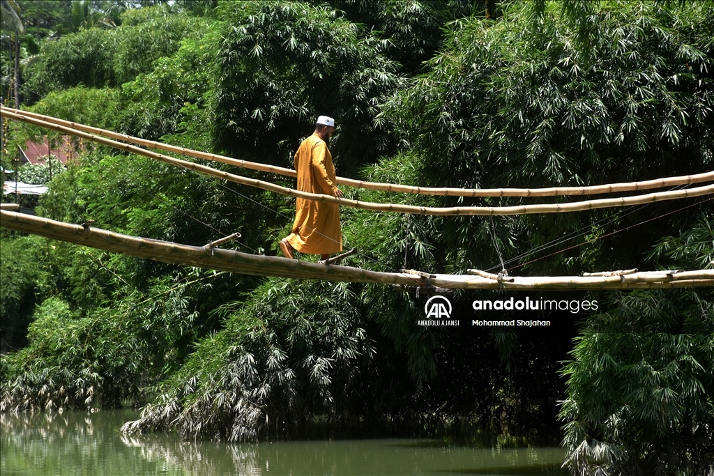 Bangladeş'teki tehlikeli bambu köprüsü
