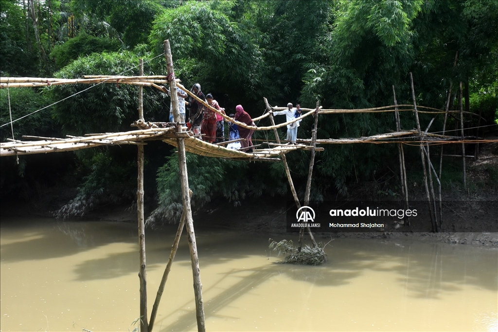 Bangladeş'teki tehlikeli bambu köprüsü