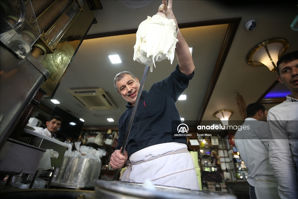 Kahramanmaraş'ın ünlü lezzeti dondurmada günlük üretim 4 katına çıktı