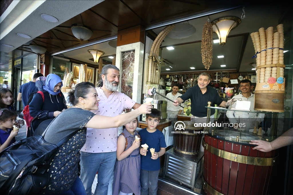 Kahramanmaraş'ın ünlü lezzeti dondurmada günlük üretim 4 katına çıktı