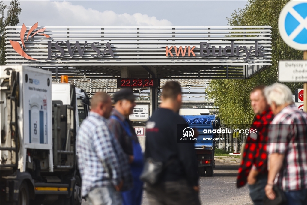 Polonya'da kış öncesi kömür madenlerinde kuyruk oluştu