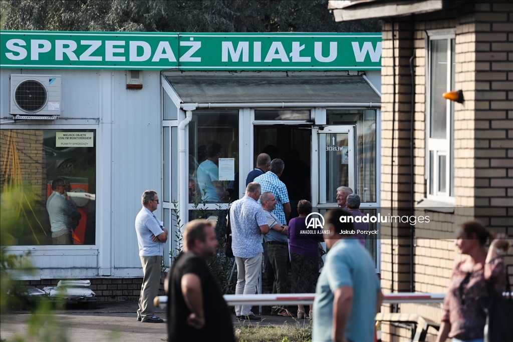 Polonya'da kış öncesi kömür madenlerinde kuyruk oluştu