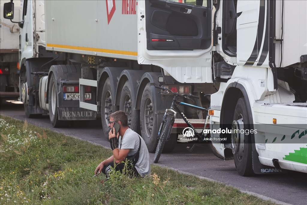 Polonya'da kış öncesi kömür madenlerinde kuyruk oluştu