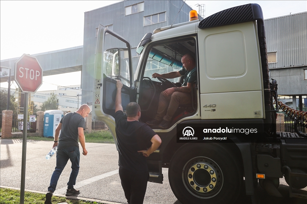 Polonya'da kış öncesi kömür madenlerinde kuyruk oluştu