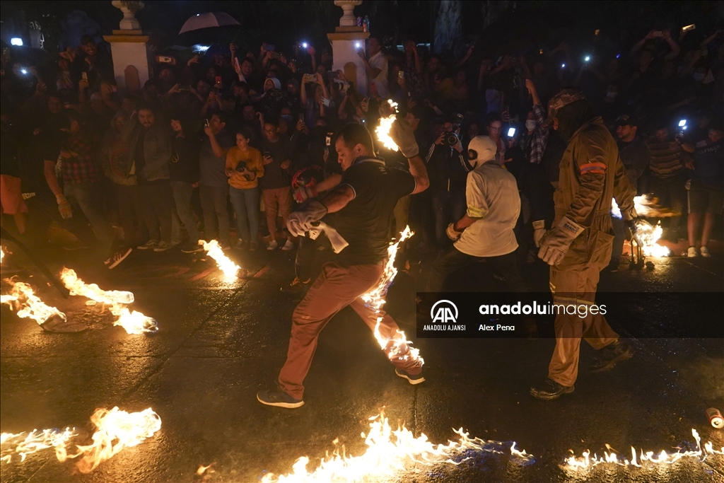 El Salvador'da Bolas De Fuego Festivali